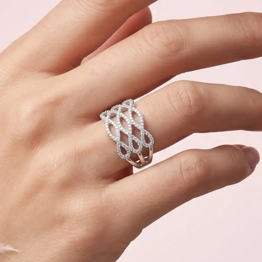 The Entwined Infinity Ring